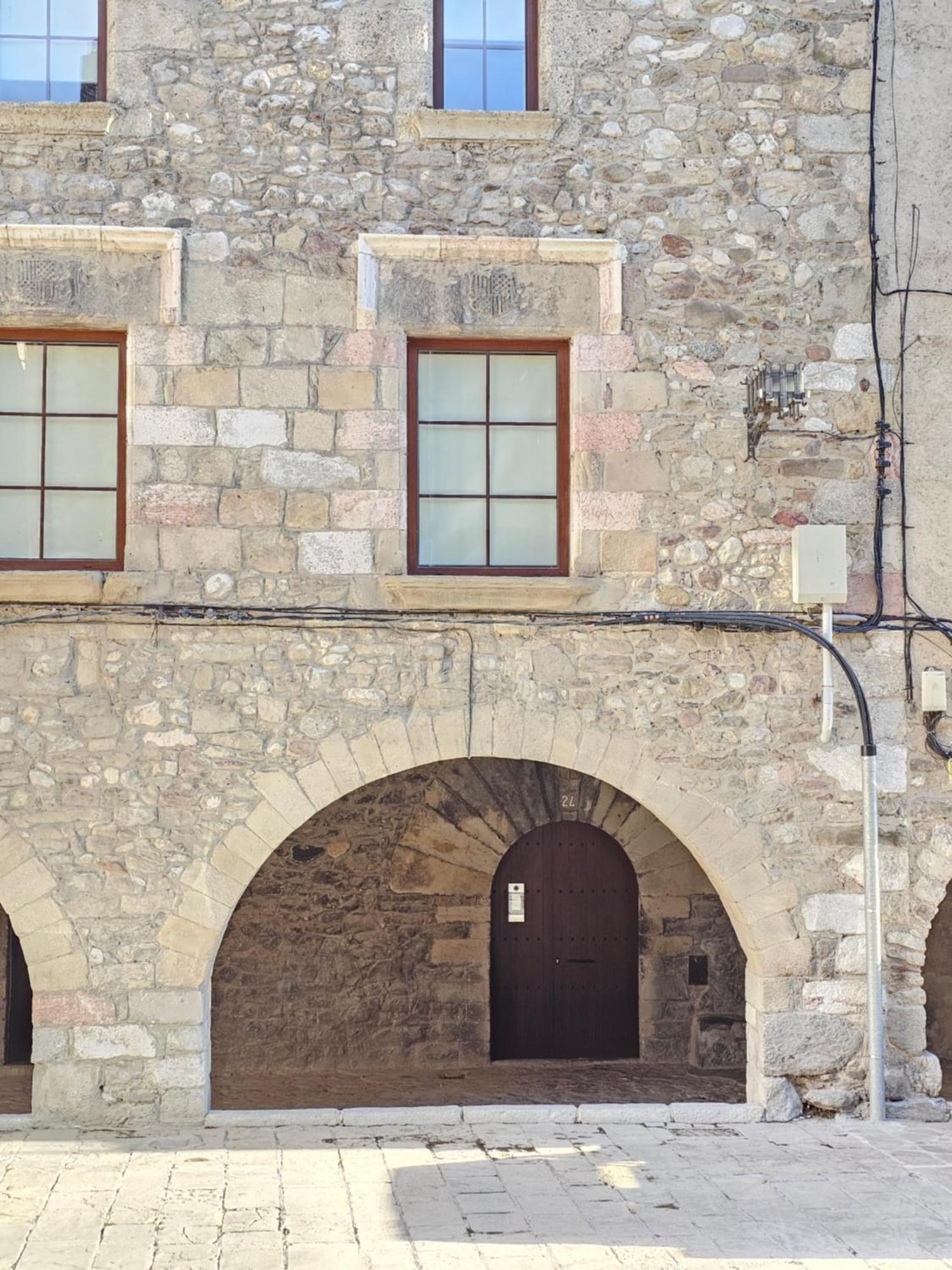 En El Corazon De Baga, Precioso Pueblo Medieval Extérieur photo