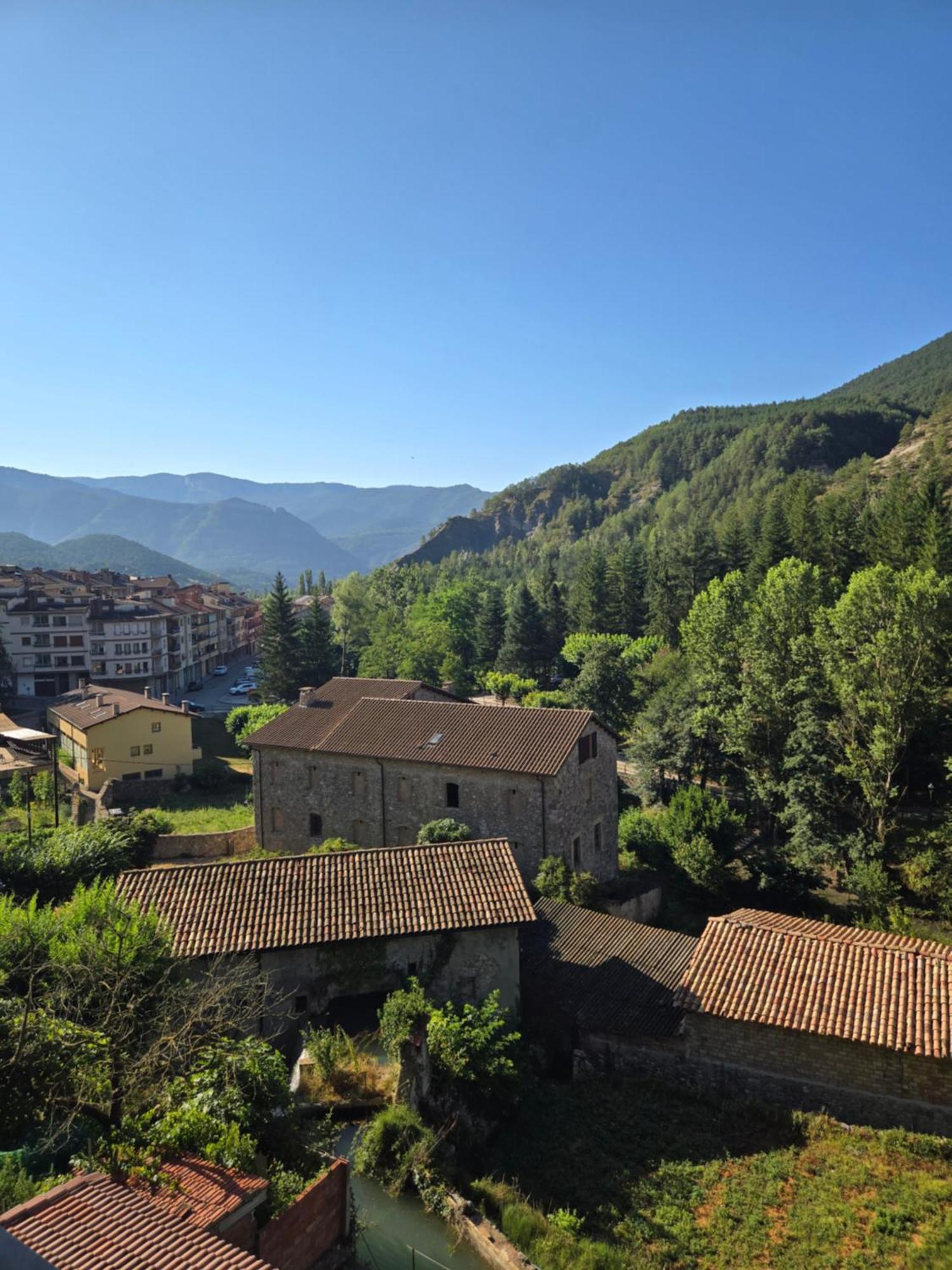 En El Corazon De Baga, Precioso Pueblo Medieval Extérieur photo